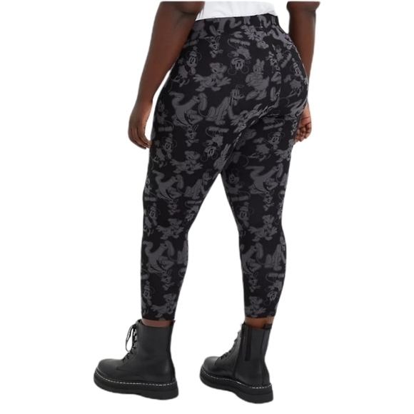 4X - Torrid | CROP LEGGING - DISNEY MICKEY & FRIENDS BLACK GREY - Picture 2 of 5